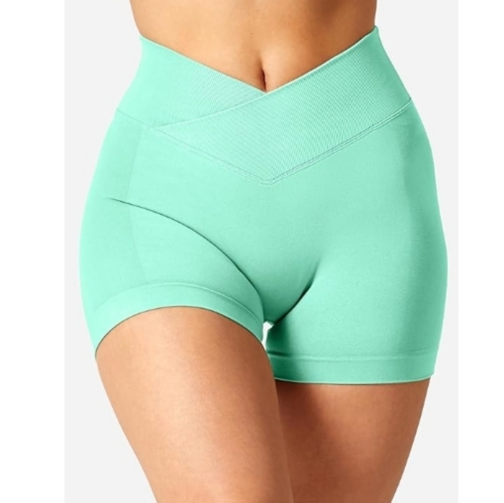 Scrunch Women 3.5" Seamless V Cross Waist Workout Shorts Green